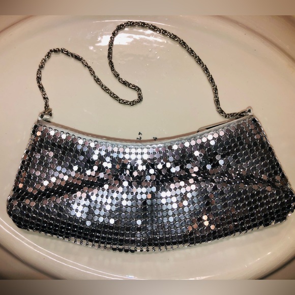 VINTAGE SILVER MESH EVENING BAG PURSE CLUTCH SILVER CHAIN STRAP NEW SATIN LINED - Picture 5 of 5
